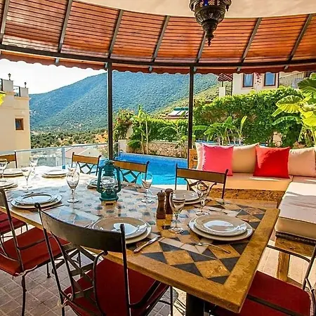 Sleeps 12 Air Con Wifi