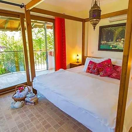 Sleeps 12 Air Con Wifi