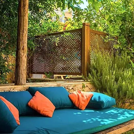 Sleeps 12 Air Con Wifi