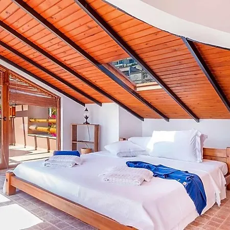 Sleeps 12 Air Con Wifi *