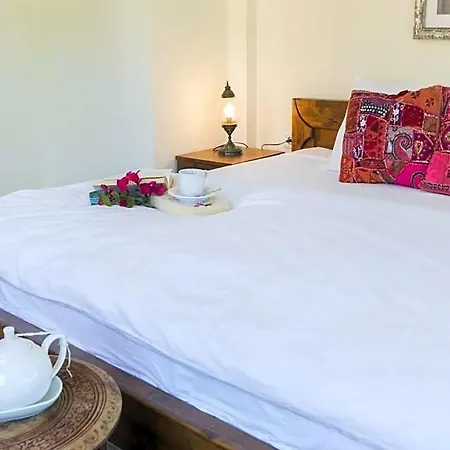 Sleeps 12 Air Con Wifi *
