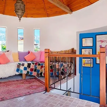 Sleeps 12 Air Con Wifi